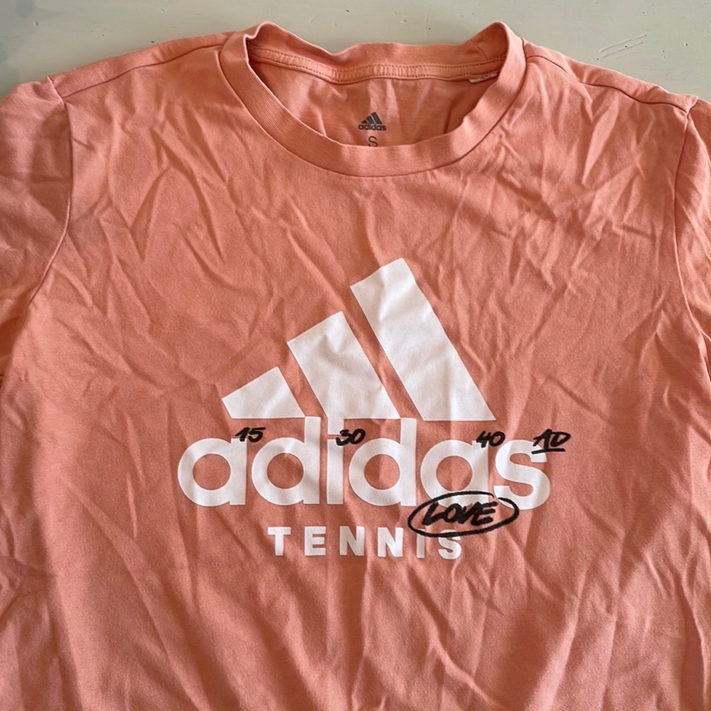 Adidas women’s small T-shirt -peach color